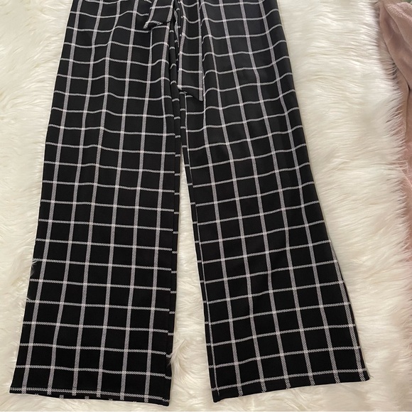 NWT boohoo Paperbag Waist Checkered Wide Leg Trouser Pants size 8 Black & White - Picture 2 of 8